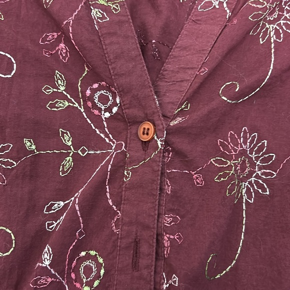 Style & co embroidered top with 3/4 sleeves - Picture 3 of 4